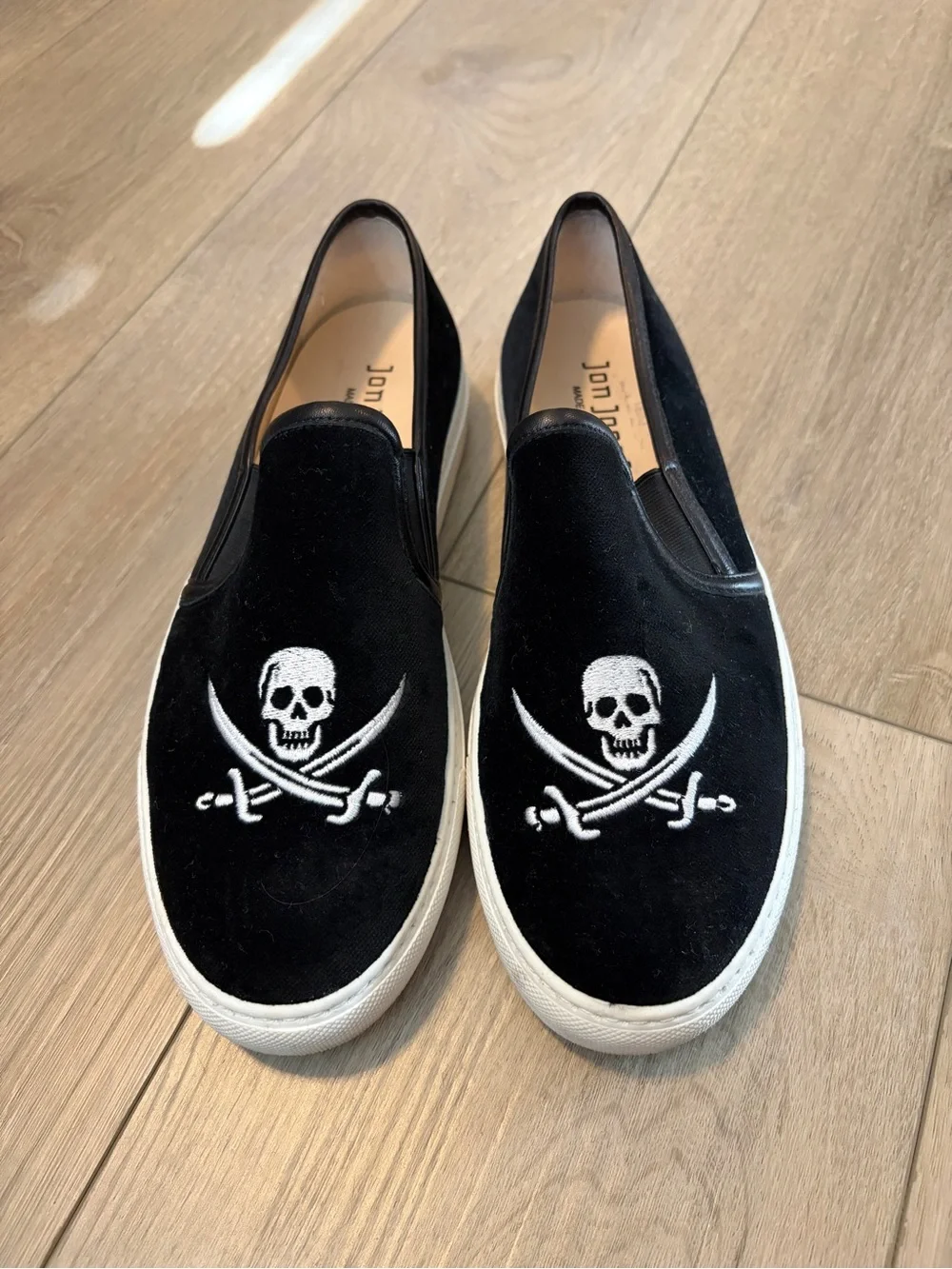 Jon Josef Slip-On Women's Sneakers with White Skull & Crossed Swords Embroider